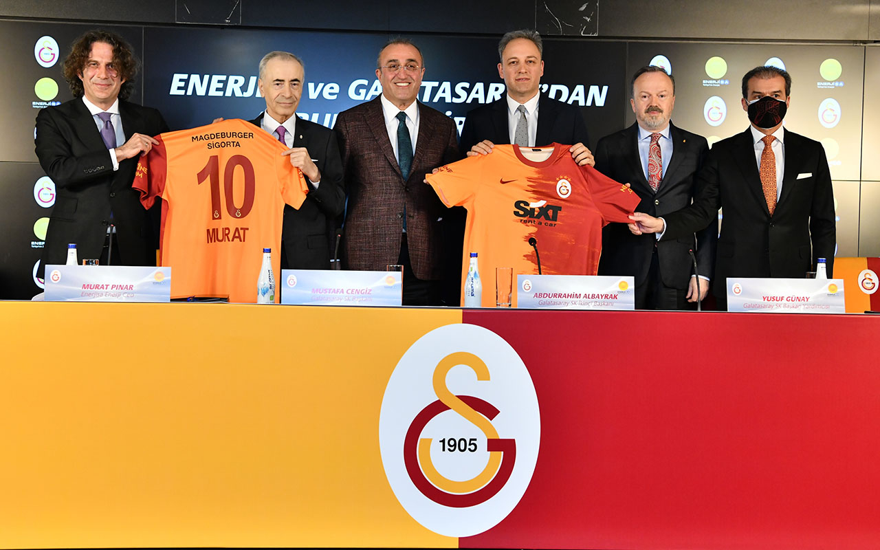 Enerjisa Enerji ve Galatasaray tarafından yapılan anlaşmaya göre Ali Sami Yen Spor Kompleksi Türk Telekom Arena Stadı’nın çatısına kurulacak güneş panelleri ile stadyum kendi enerjisini üretecek.